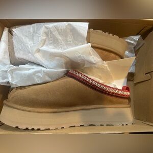 UGG women’s Tazz slippers size 12 new in the box